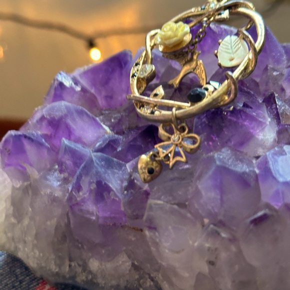 ⭐️ BROOCH, Whimsigoth, Gold-tone w/Ivory w/ Black & White Crystals & Charms 🌹❤️💫 - Picture 7 of 12